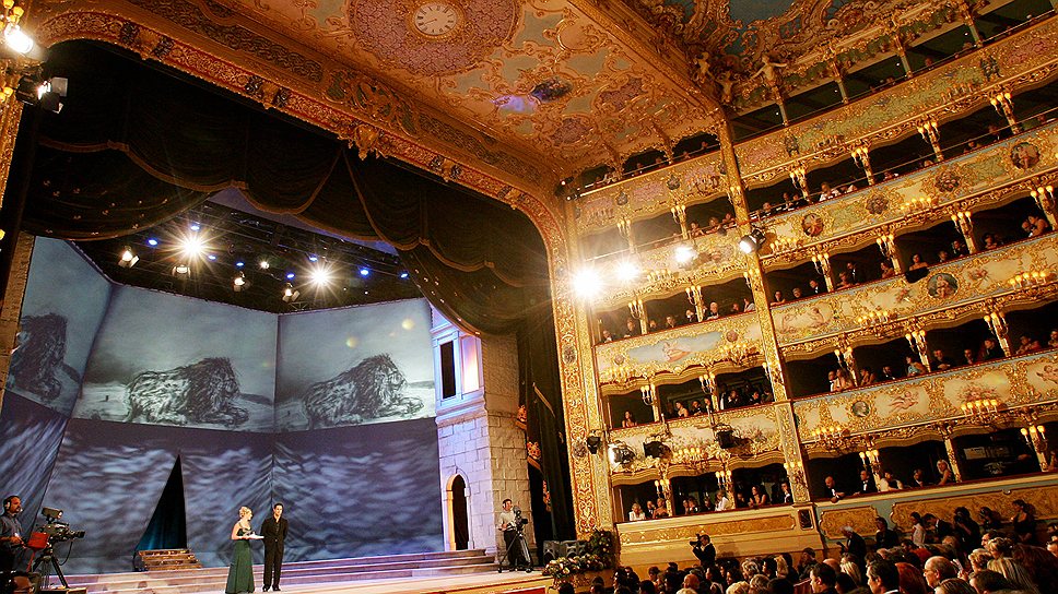 180-летие марка Jaeger-LeCoultre отметила выставкой и ужином в венецианском театре La Fenice 
