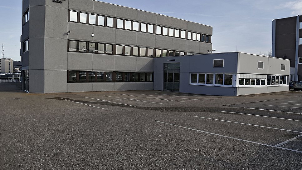 Фабрика циферблатов Glashutte Original расположена в историческом немецком городе ювелиров Пфорцхайме 
