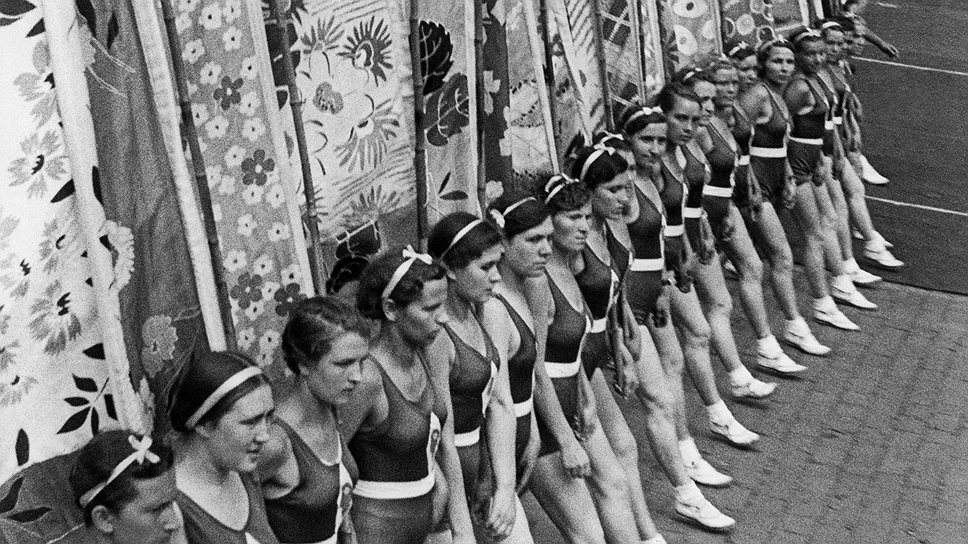Парад физкультурниц на Красной площади, 1940 год 