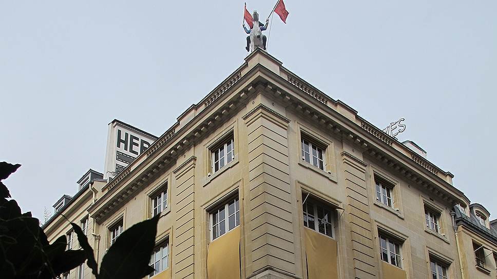 Флагманский магазин дома Hermes с музеем на втором этаже