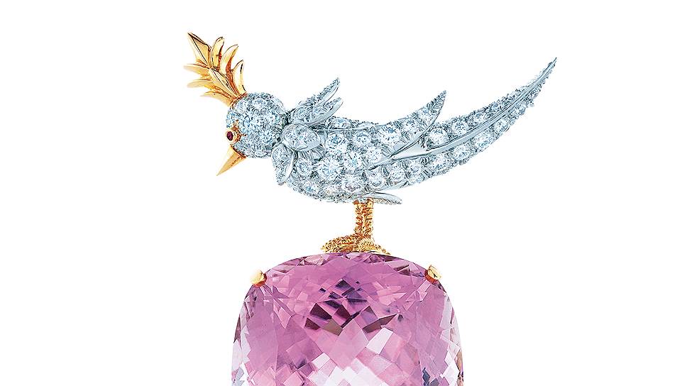 Tiffany &amp; Co., брошь Bird on Rock из платины и золота с бриллиантами, розовым сапфиром и кунзитом, дизайн Жана Шлюмберже, середина 1960-х