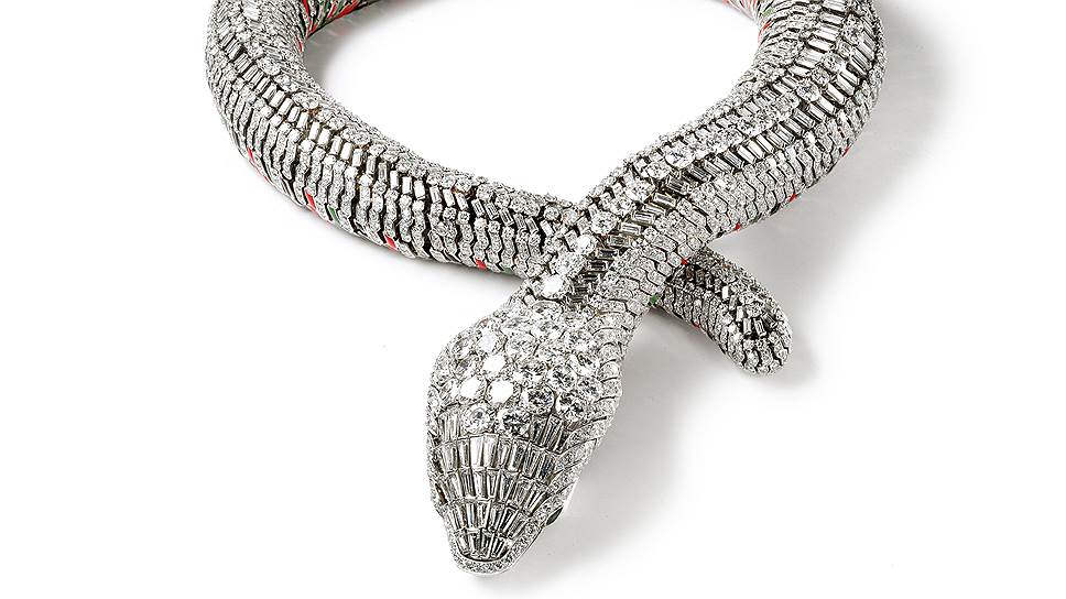 Колье &quot;Змея&quot;, платина, золото, бриллианты, изумруды, эмаль, заказ Марии Феликс, 1968 год 
