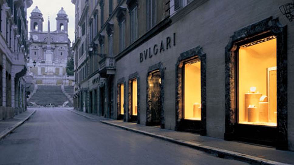 Фасад магазина Bulgari 

