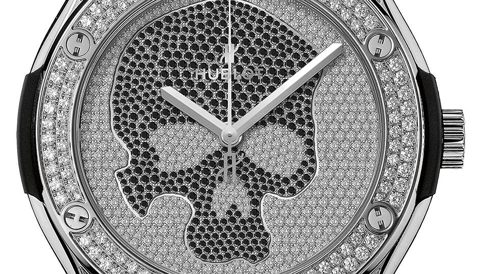 Часы Classic Fusion Skull Pave, титан, бриллианты 
