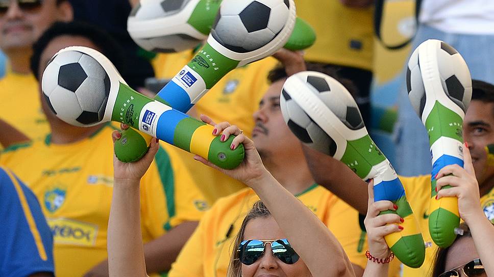 Митинги бразильцев против чемпионата мира за пределами стадионов вовсе не означают, что народ охладел к футболу 
