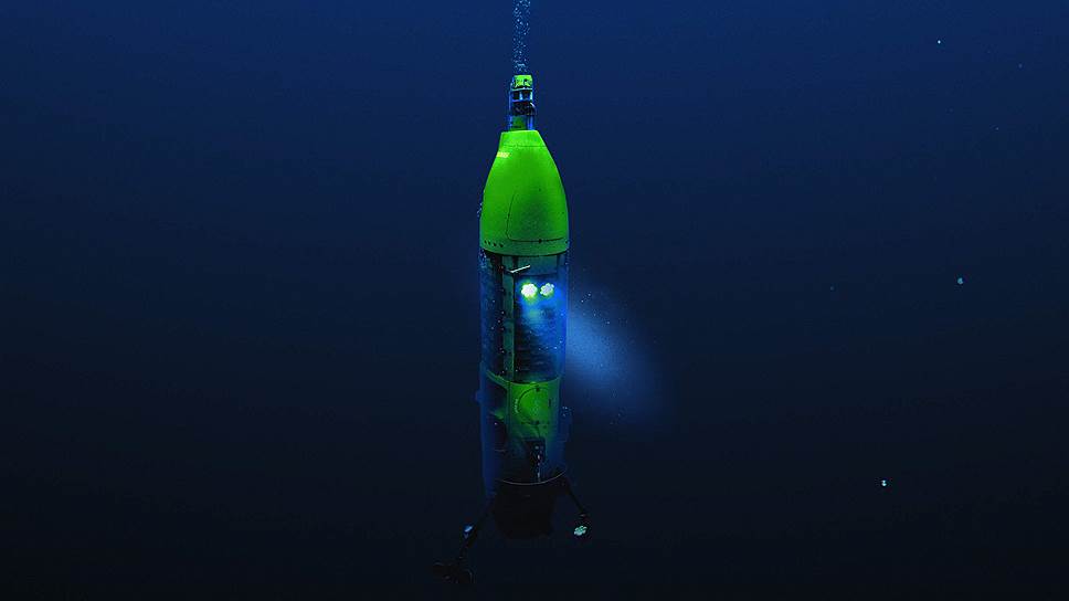 На максимально доступной для человека глубине батискаф Deepsea Challenge провел целых шесть часов