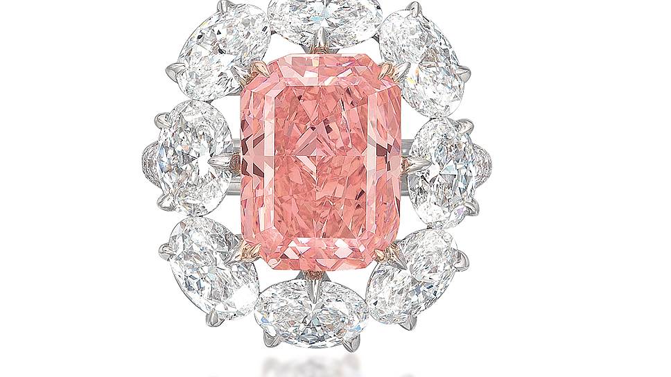 Кольцо, розовый бриллиант 5,18 карата, бесцветные бриллианты, эстимейт $9,5-12,5 млн, Christie`s Magnificent Jewels 
