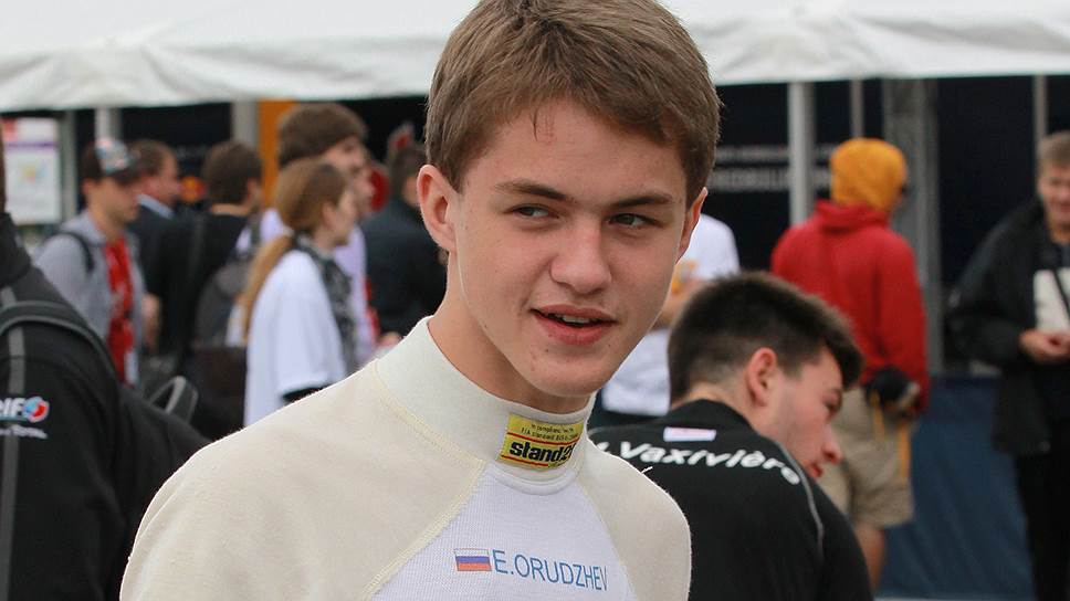 19-летний россиянин Егор Оруджев вовсю штурмует высоты &quot;Формула Renault 3.5&quot; 
