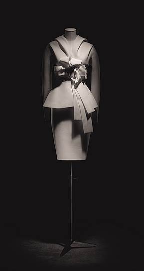Жакет Bar Christian Dior, фотография Патрика Демаршелье