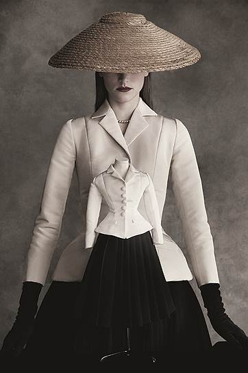 Фотография из альбома Патрика Демаршелье
«Dior: New couture»