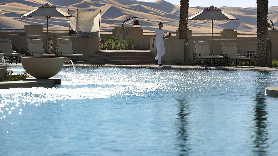 Отель Qasr Al Sarab Desert Resort by Anantara 