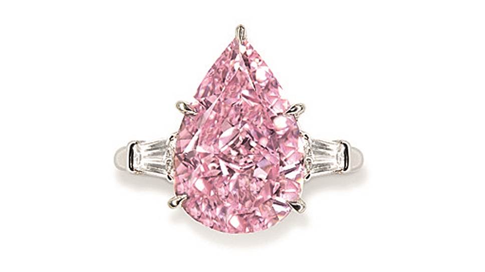 Топ-лот аукциона — грушевидный бриллиант насыщенного розового цвета весом 9,14 карата (оценка 16–18 млн швейцарских франков)