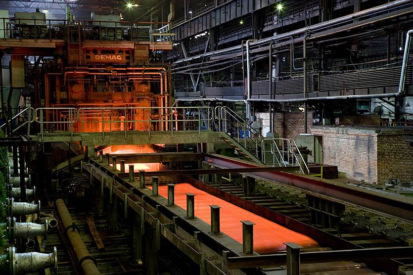 2008 год. На &quot;Уральской стали&quot; реконструированы прокатный стан-2800 и электросталеплавильные печи суммарной мощностью 2 млн тонн стали в год