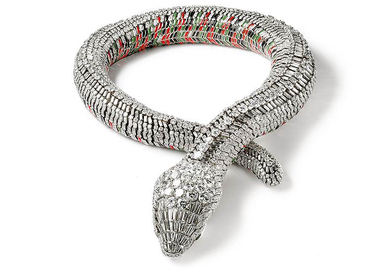 Колье-змея, Cartier, выполненное по заказу мексиканской актрисы Марии Феликс, платина, белое и желтое золото, бриллианты, изумруды, черная, красная и зеленая эмаль, 1968 год