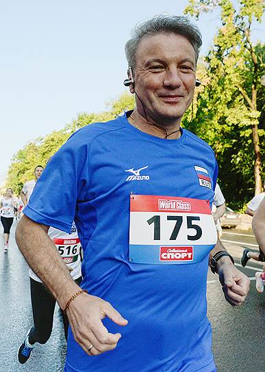 Президент, председатель правления Сбербанка России Герман Греф во время благотворительного забега SPIEF Race, 2016 
