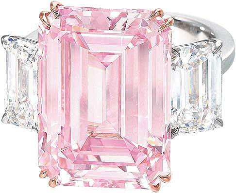Бриллиант &quot;Идеальный розовый&quot; прямоугольной формы весом 14,23 карата был продан на Christie&#39;s за $23,2 млн.