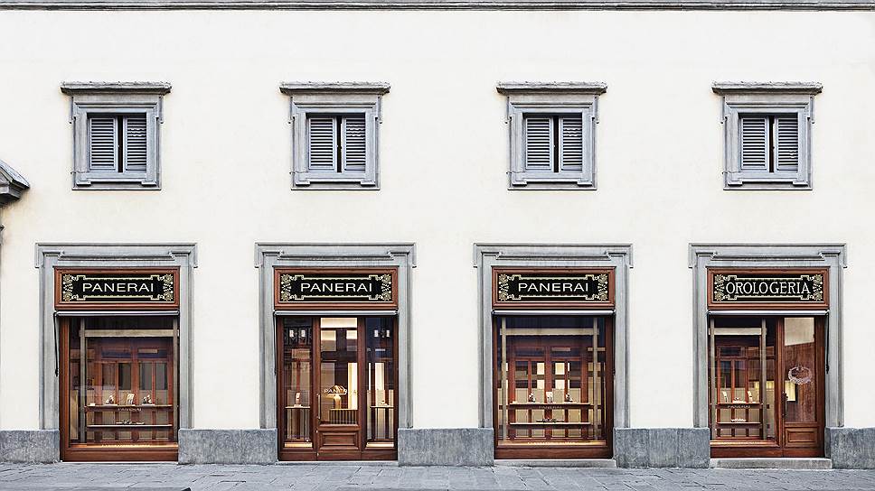 Обновленный исторический бутик Panerai во Флоренции, реконструкцию которого вела дизайнер Патрисия Уркиола 
