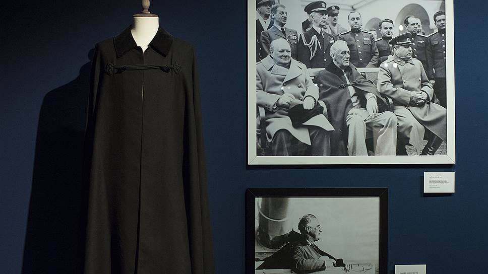 Кейп Франклина Рузвельта, в котором он запечатлен на фотографии с Ялтинской мирной конференции 

