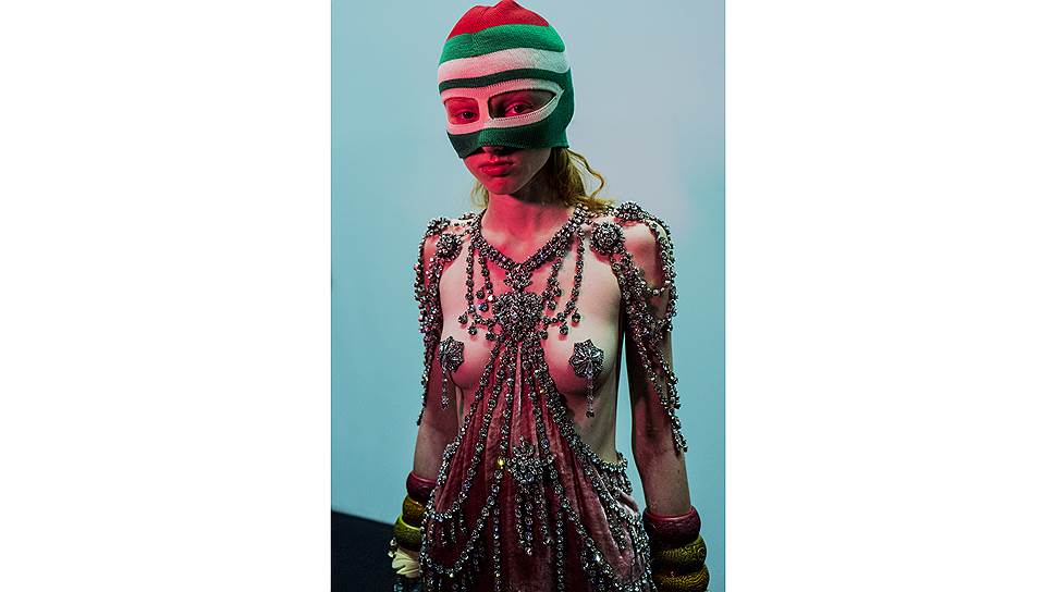 Модели за кулисами показа коллекции Gucci Cyborg (&quot;Киборг&quot;) осень-зима 2018/19 