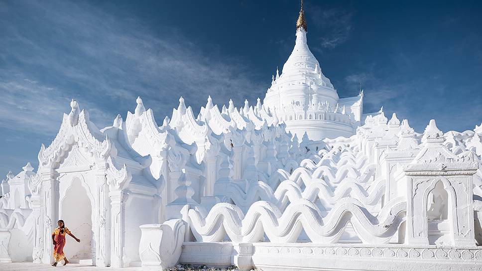 Пагода Синбьюме рядом с Мандалаем символизирует космогоническую структуру мироздания 
