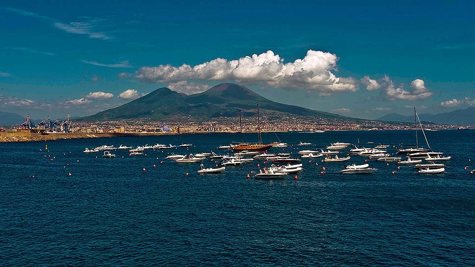 Вид на вулкан Везувий, Неаполь 
