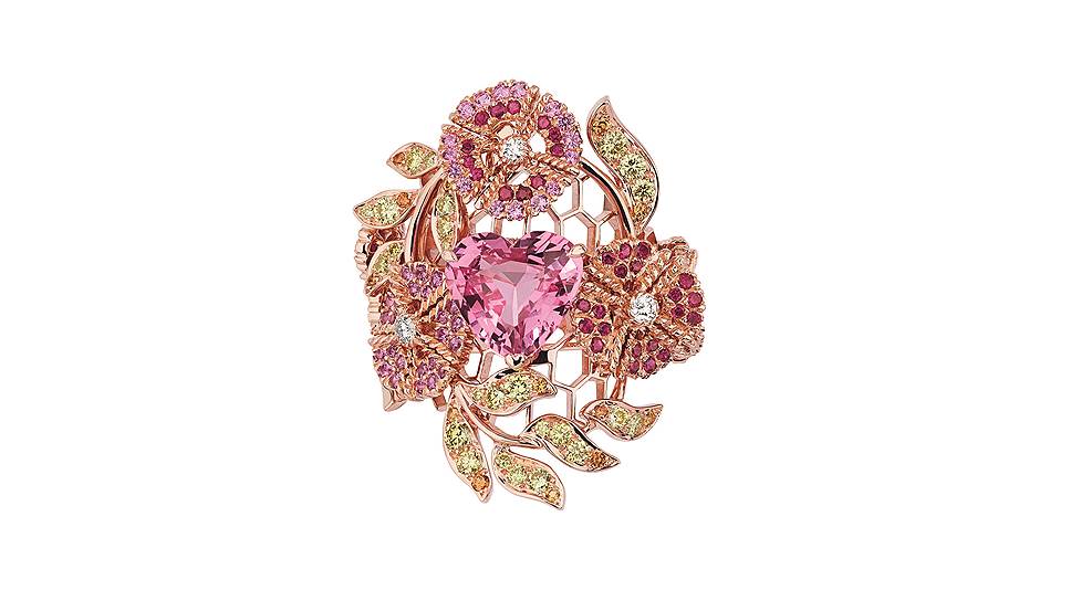 Dior Joaillerie, кольцо Dentelle Organza Pink Sapphire, розовое золото, розовые и желтые сапфиры, рубины, спессартиты, бриллианты  
