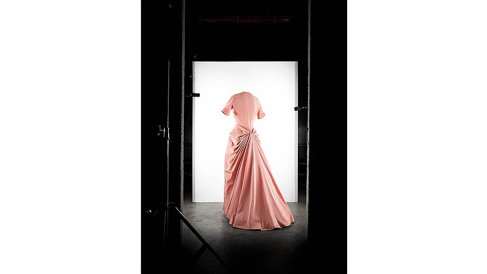 Платье из коллекции haute couture сезона &quot;весна--лето 1948&quot;