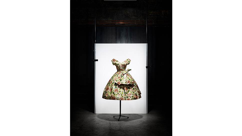 Платье из коллекции haute couture сезона &quot;весна--лето 1956&quot;