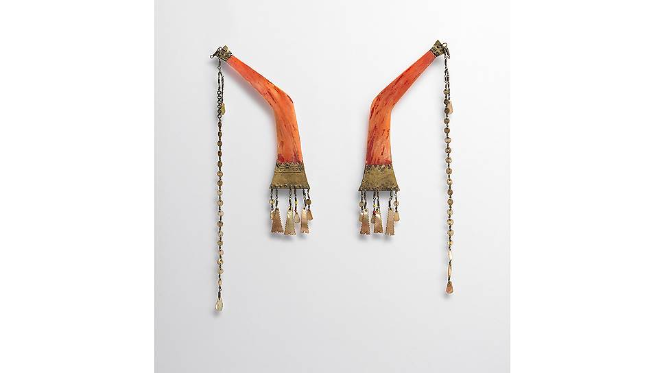 Мужские украшения для ушеи&amp;#774;, слоновая кость, Филиппины (конец XIX — начало XX века) 