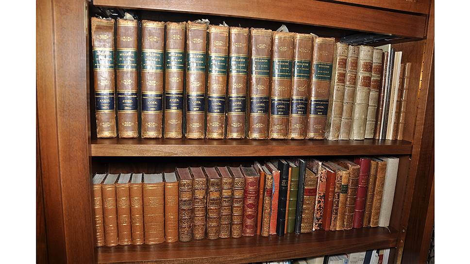 Франсуа-Поль Журн выкупил библиотеку раритетных изданий о часовом мастерстве, которую всю жизнь собирал историк Жан-Клод Сабрие. Сейчас вся библиотека находится в мастерской F.P. Journe в Женеве