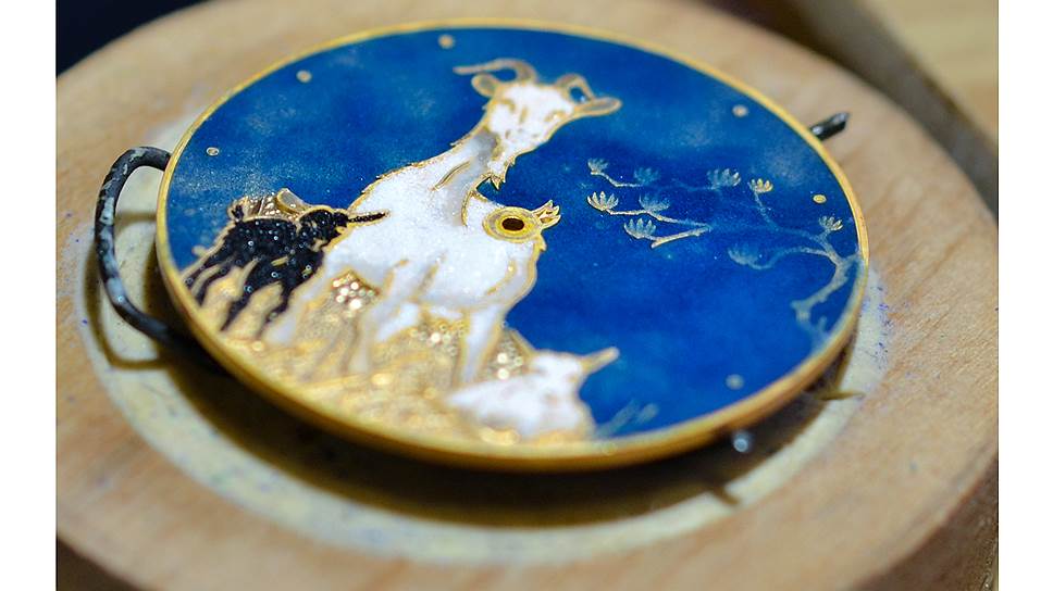 Ulysse Nardin, Classico Year of Goat — эмалевый циферблат в процессе изготовления
