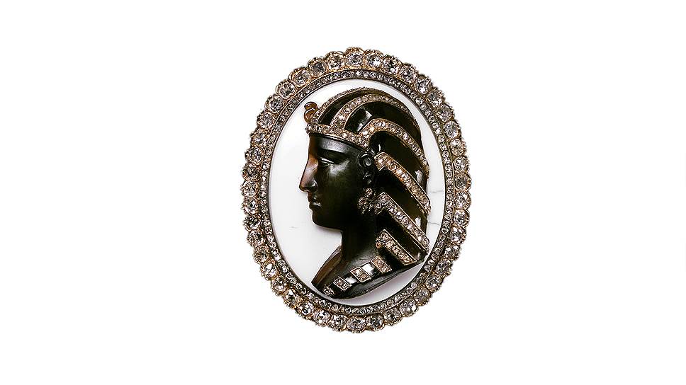 Антикварная золотая брошь с агатами и бриллиантами, Faerber Collection