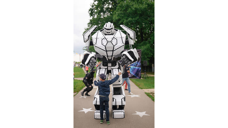 Боевой робот на международном фестивале науки и технологий Geek Picnic-2019