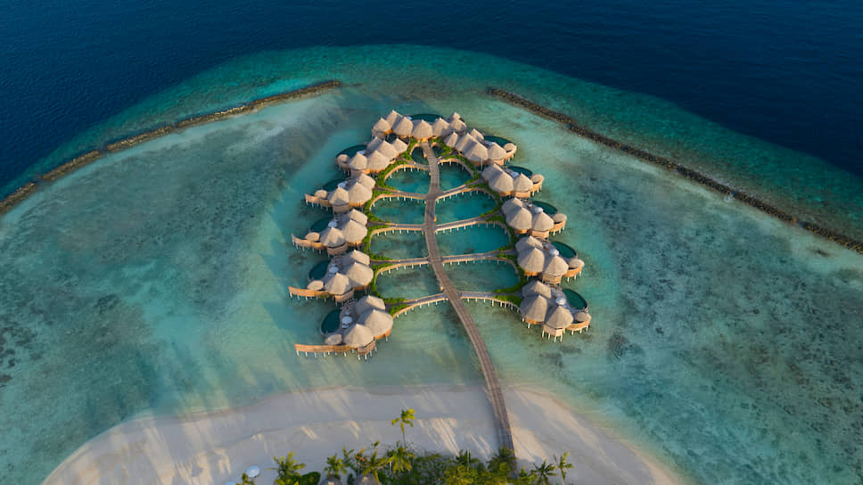 Вид на отель Nautilus Maldives