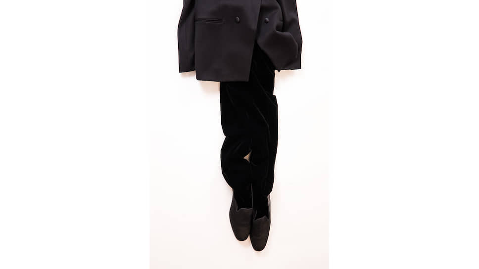 Инсталляции на выставке «Краткая история мужской моды» в Палаццо Питти, куратор Оливье Сайяр. Костюм Giorgio Armani, 2010 