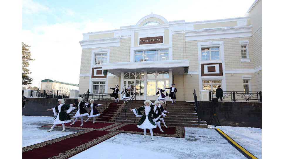 При поддержке ЛУКОЙЛа впервые филиал государственного академического Малого театра заработал за пределами Москвы — в северном городе Когалыме