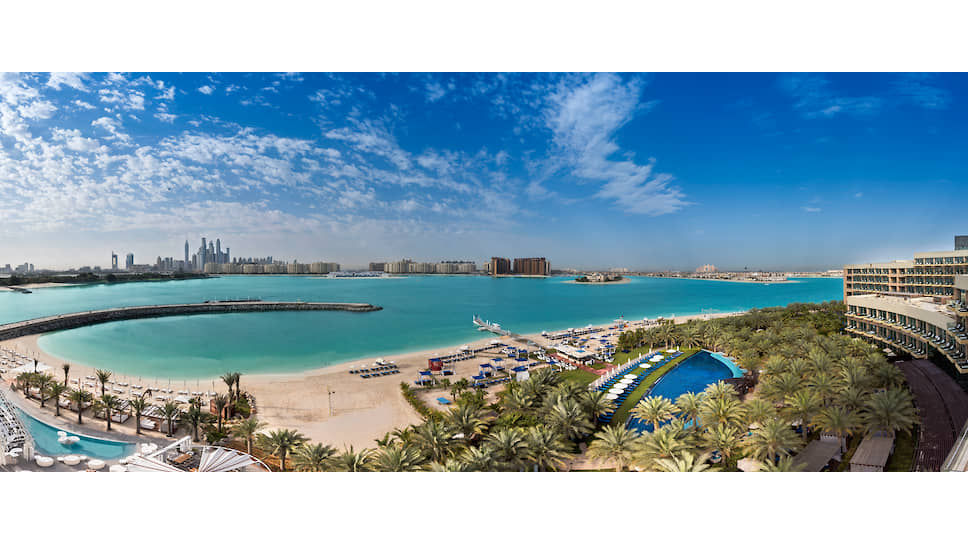 Вид на отель Rixos The Palm Dubai Hotel & Suites 5*