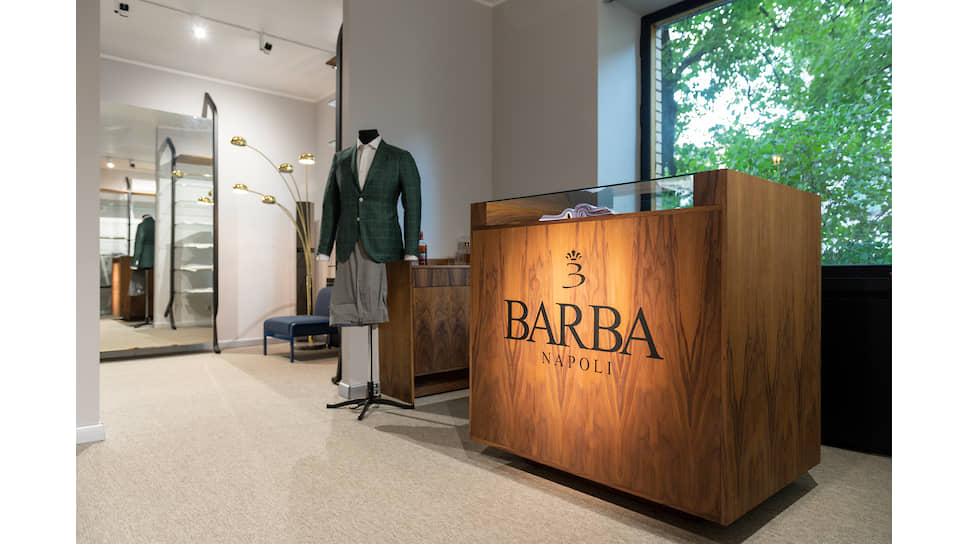 Шоурум итальянской марки мужской одежды Barba Napoli открылся в центре Москвы, в Плотниковом переулке