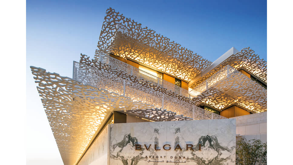 Вид на новый отель Bvlgari Resort Dubai
