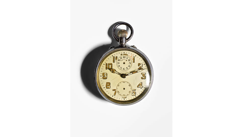 Zenith Alarm Pocket Watch принадлежали Махатме Ганди, они были подарены ему в 1947 году. В марте 2009 года в Нью-Йорке на торгах Antiquorum индийский миллиардер Виджай Маллья купил их за $1,8 млн, или 2 427 709 CHF