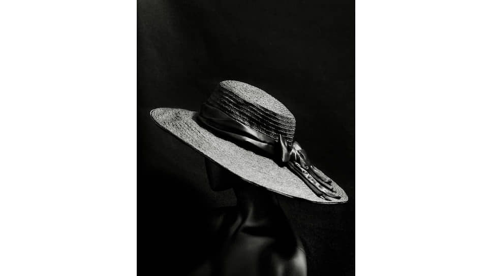 Соломенная шляпа с черной сатиновой лентой, 1913–1915 годы