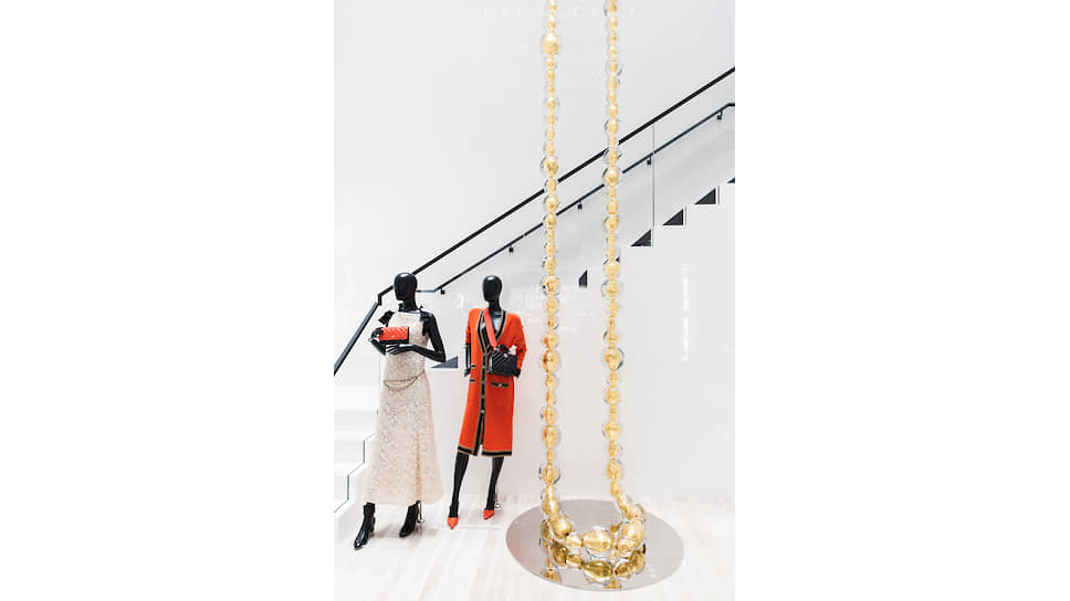 Интерьер бутика Chanel в ГУМе
