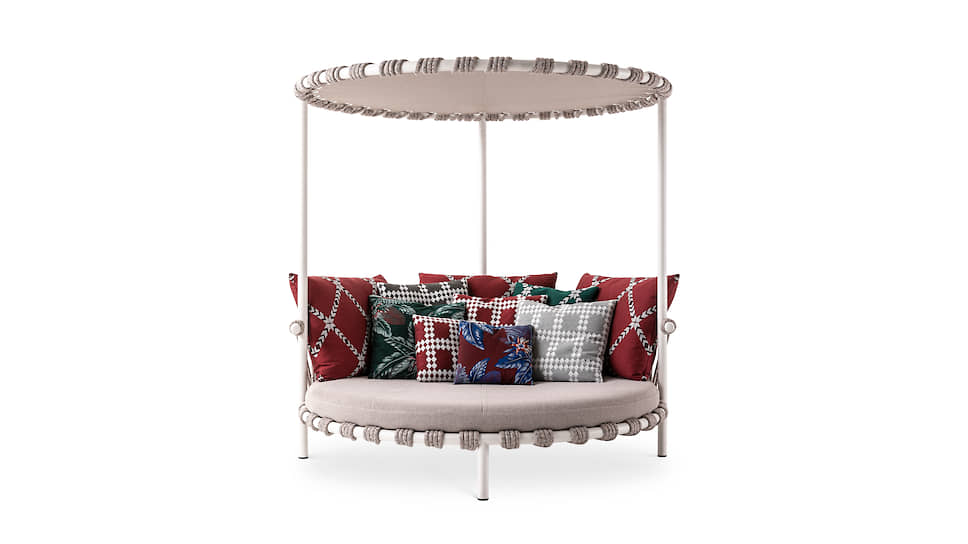 Кровать Trampoline, дизайн Патрисии Уркиолы, Cassina