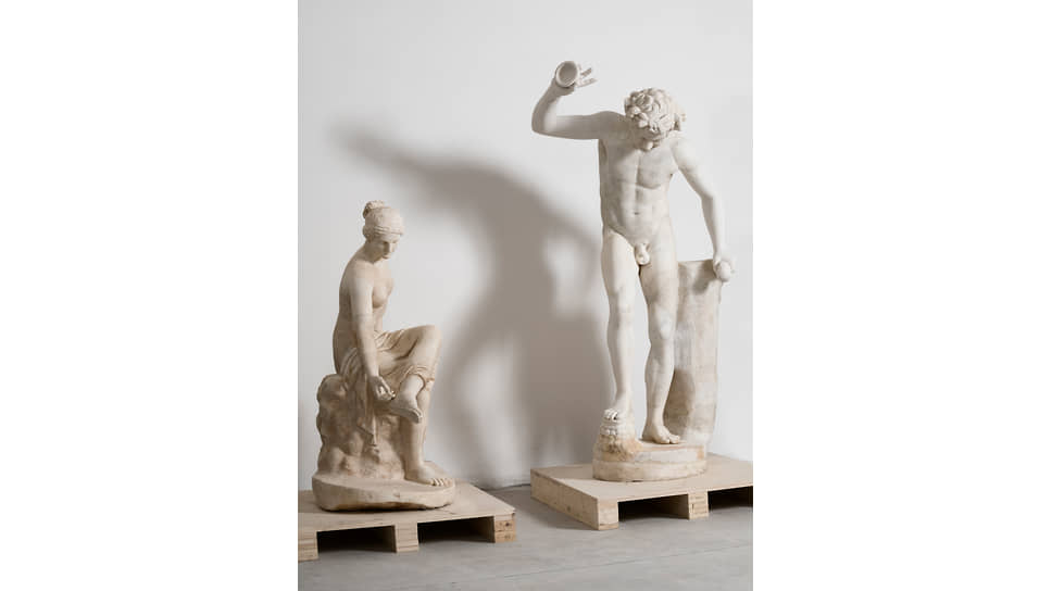Мраморные статуи из коллекции семьи Торлония. Отреставрированы Фондом Торлония при спонсорской поддержке Bulgari