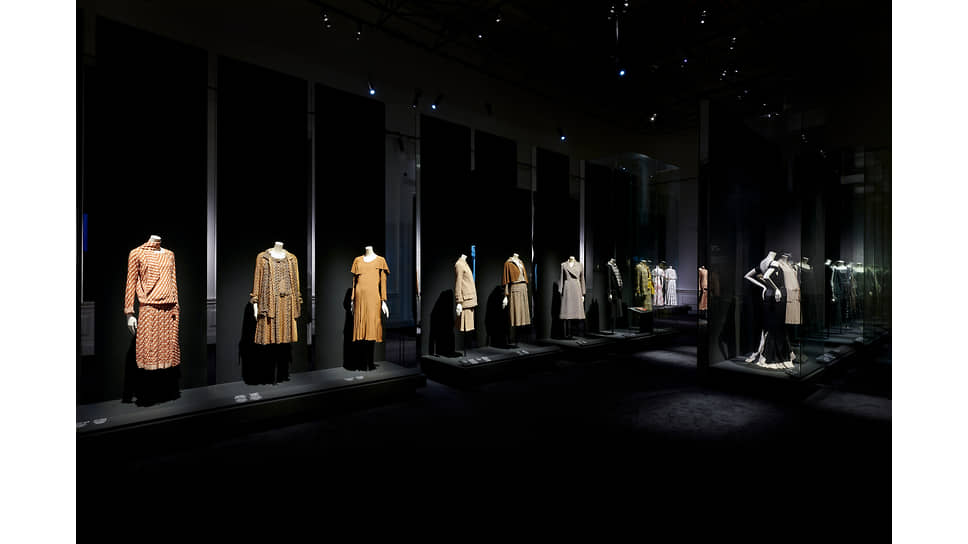 В Парижском музее моды Пале Гальера в честь 100-летия модного дома проходит выставка «Габриэль Шанель: манифест моды»
