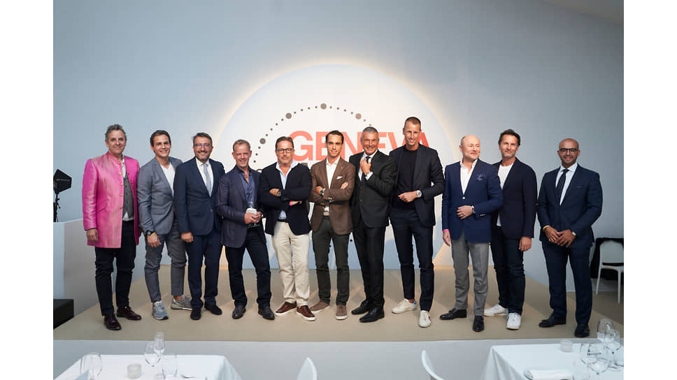 Слева направо участники Geneva Watch Days: руководители компаний-участниц Louis Moinet, Maurice Lacroix, Czapek, Artya, De Bethune, H. Moser &amp; Cie, Bvlgari и Gerald Genta, Ulysse Nardin и Girard-Perregaux, Breitling, MB&amp;F, Bovet