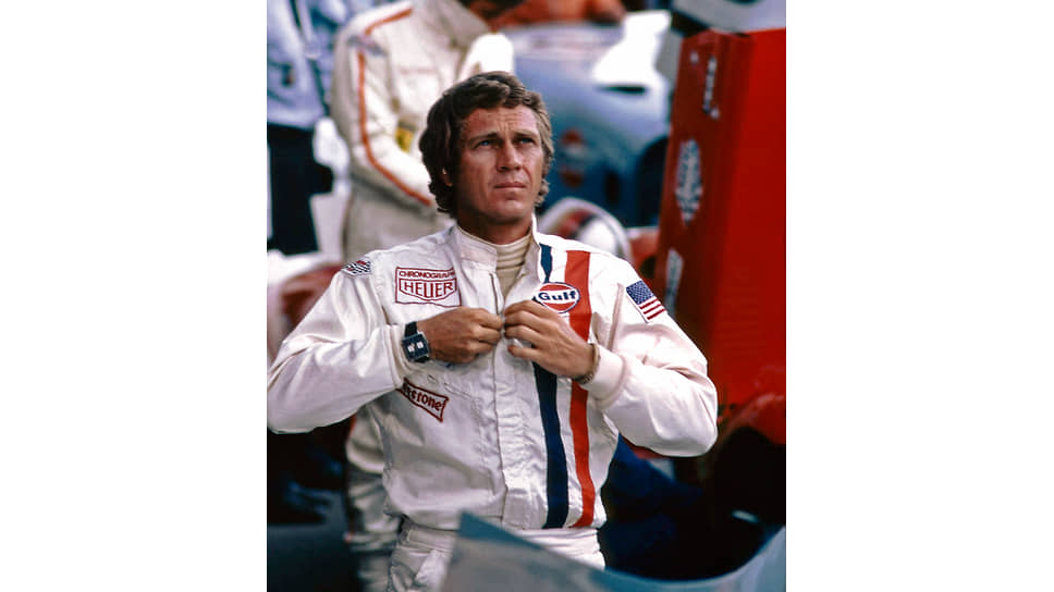 Стив Маккуин носил часы Heuer и логотип Heuer на комбинезоне гонщика во время съемок фильма «Ле-Ман», в котором он управлял Porsche 917