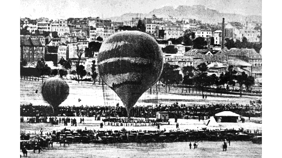 Воздушные шары использовались коммунарами для разведки и почтового сообщения