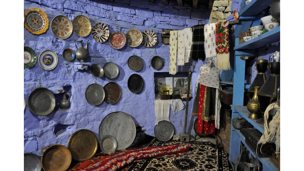 Выставка ремесел в одном из домов села Кубачи