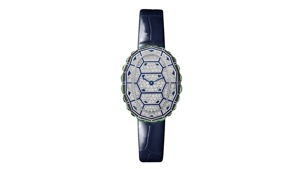 Cartier Libre Baignoire Turtle Watch. Кварцевый механизм, корпус 32,39 x 25,47 мм из белого золота с 171 бриллиантом, 18 сапфирами и 24 цаворитами. 30 экземпляров